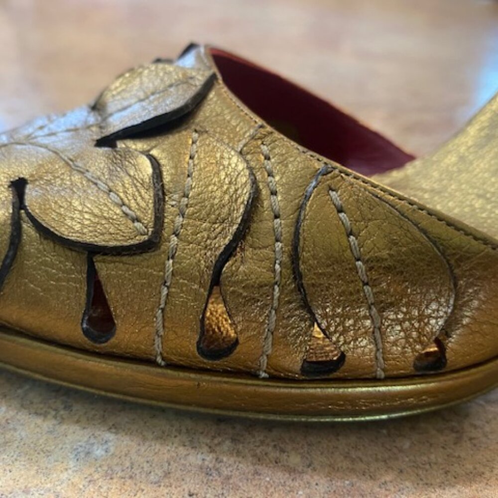 Ferragamo Gold Heels Size 9 1/2 B Leaf design Leather - Picture 11 of 16